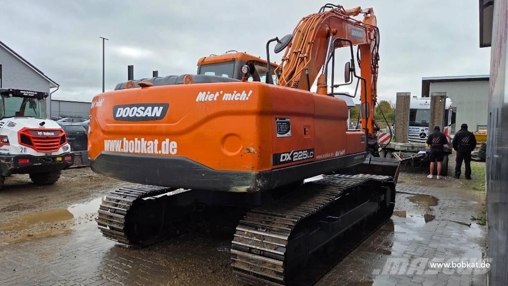 Doosan DX 225 LC Escavatori cingolati