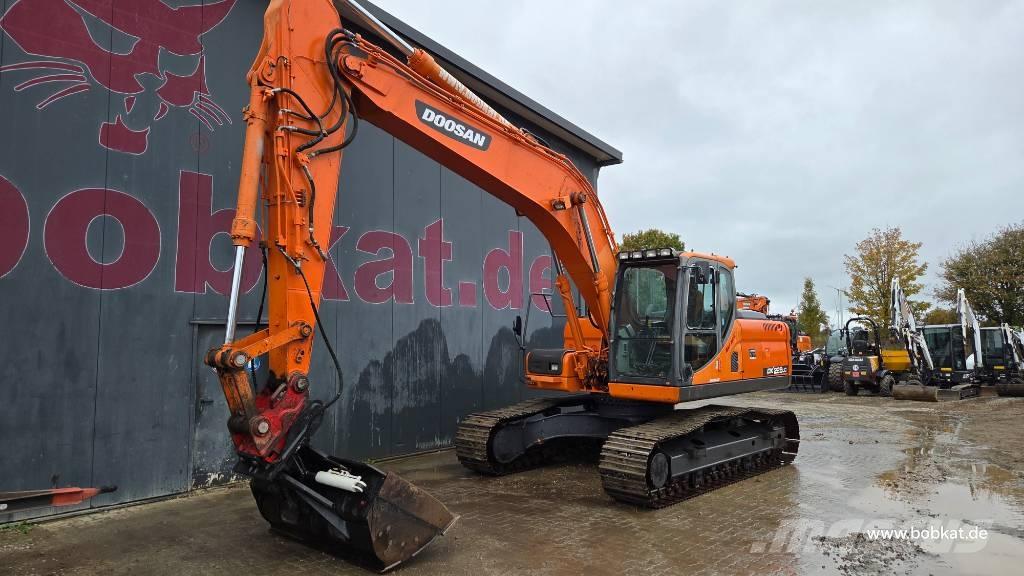 Doosan DX 225 LC Escavatori cingolati
