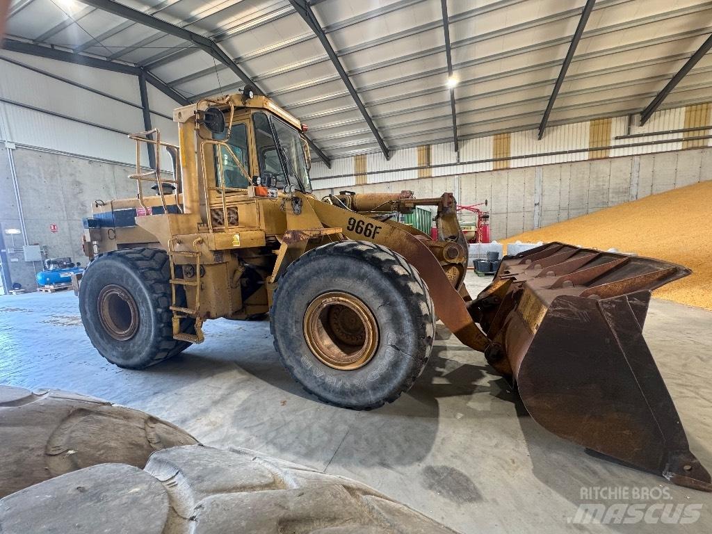 CAT 966 F Pale gommate