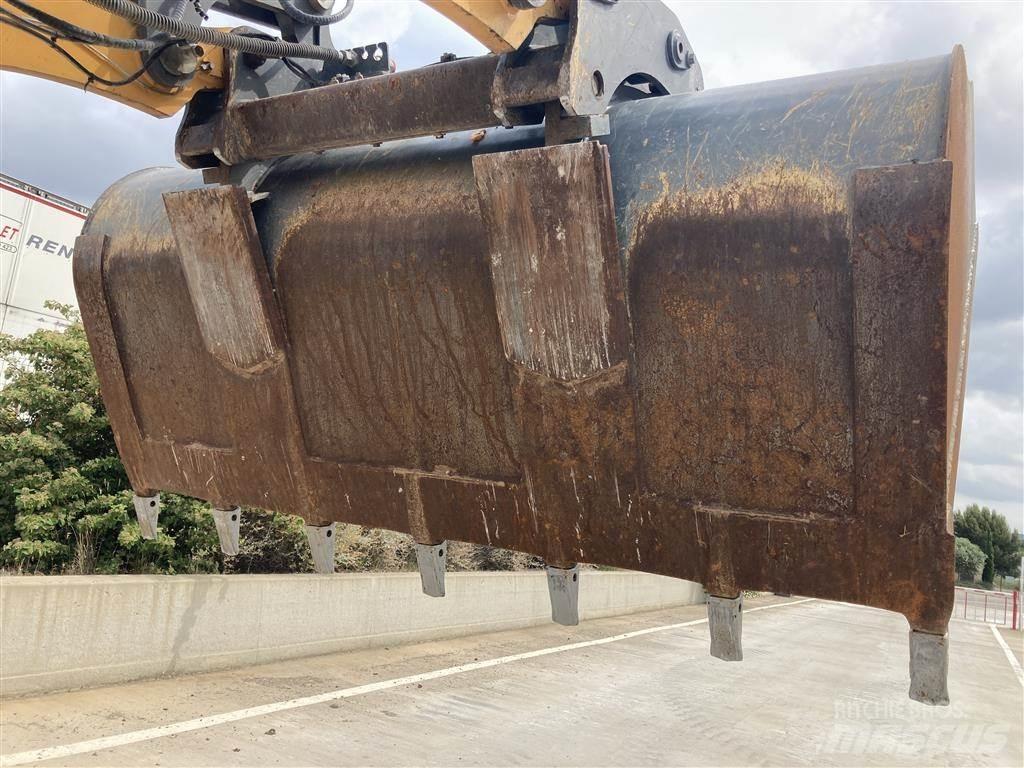 Liebherr L 526 Pale gommate