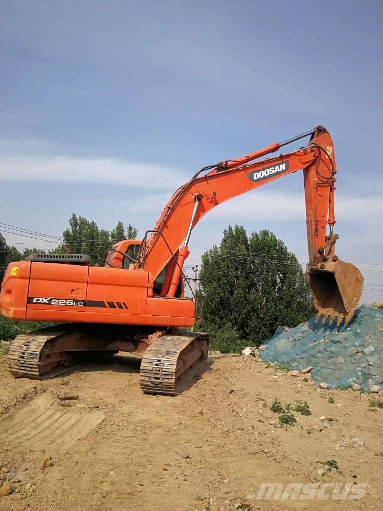 Doosan dx225 Escavatori cingolati