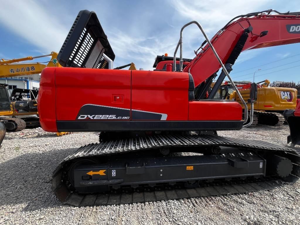Doosan DX 225 Escavatori cingolati