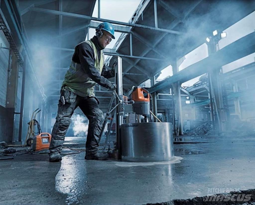 Husqvarna DM7000 Ponteggi e impalcature