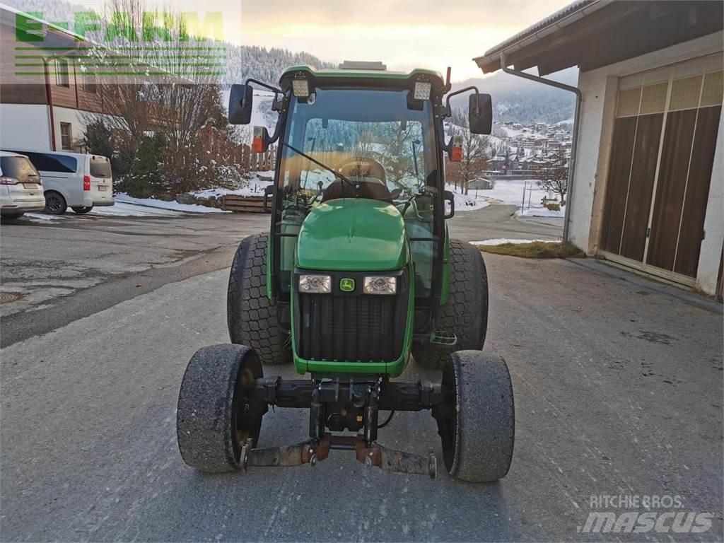 John Deere 4720 Trattori