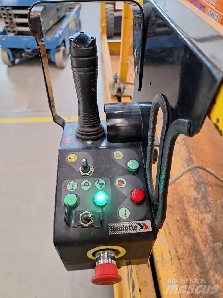 Haulotte Compact 12 Piattaforme a pantografo