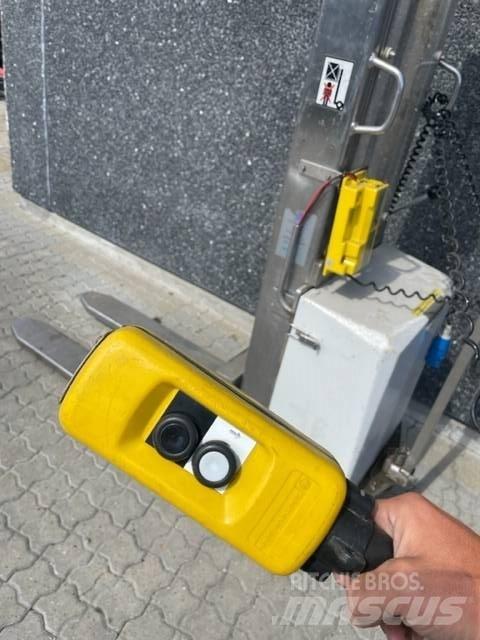 NH SB1000 Transpallet uomo a terra