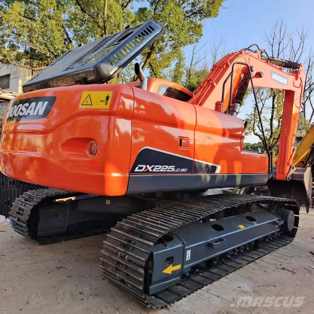 Doosan DX 225 LC Escavatori cingolati