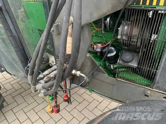 John Deere 2450 Trattori
