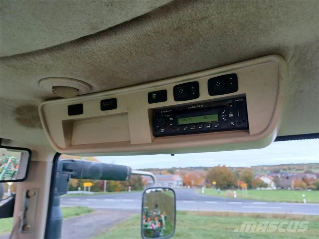 John Deere 8335R Trattori