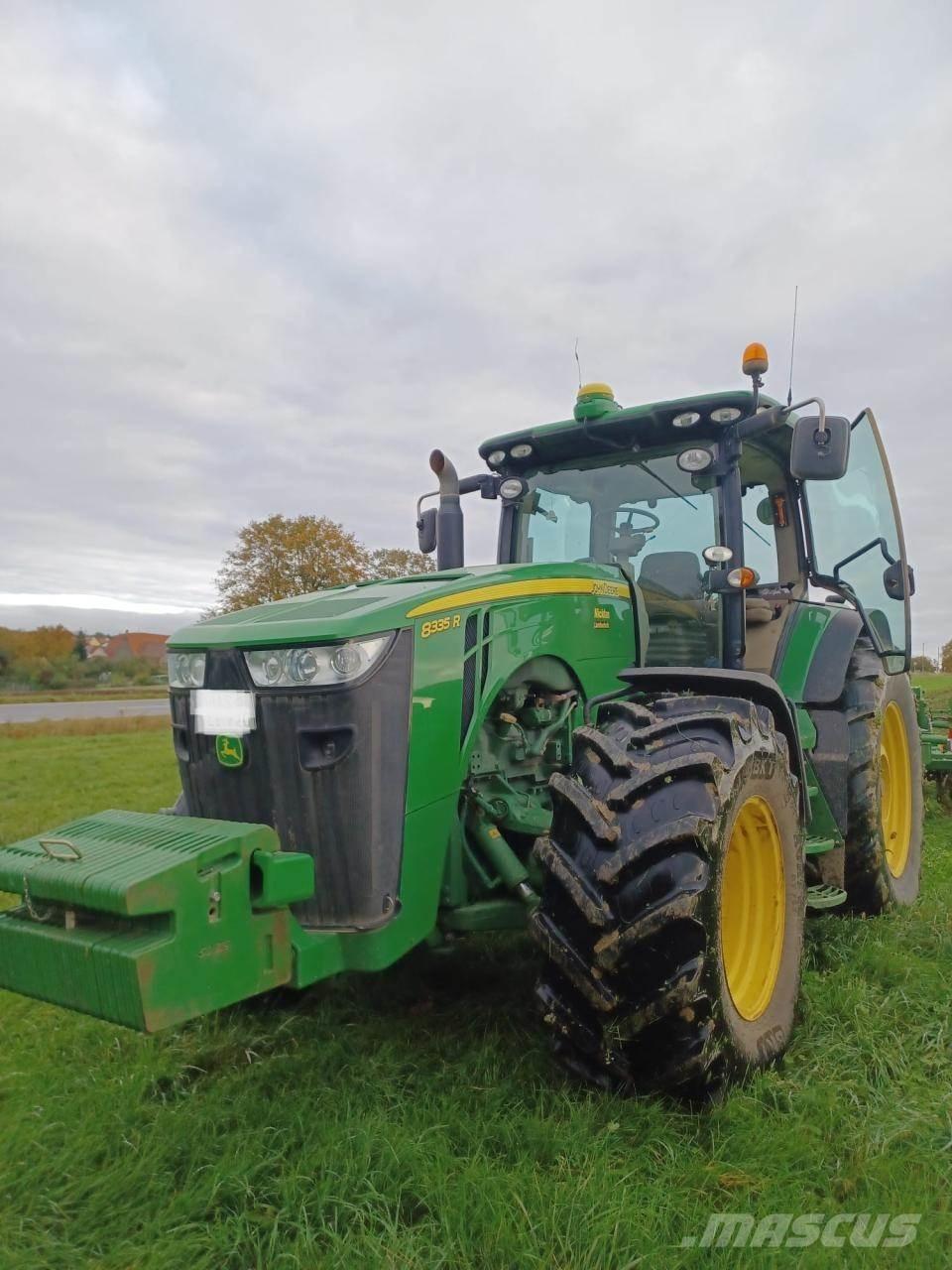John Deere 8335R Trattori