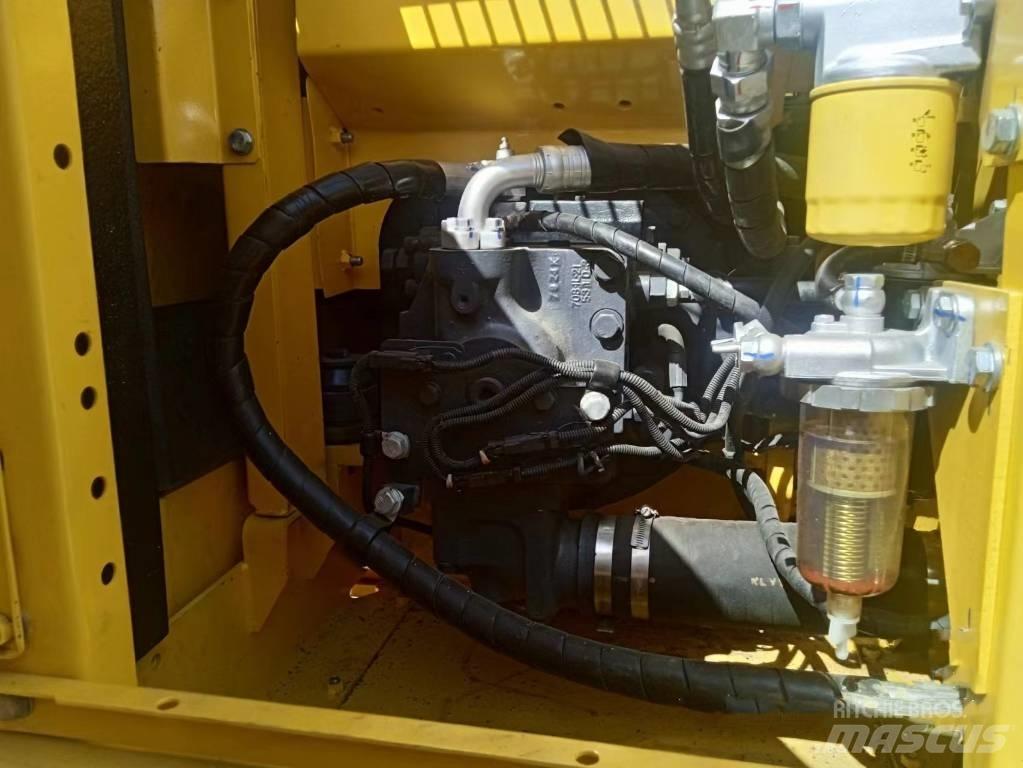 Komatsu PC130-7 Escavatori cingolati