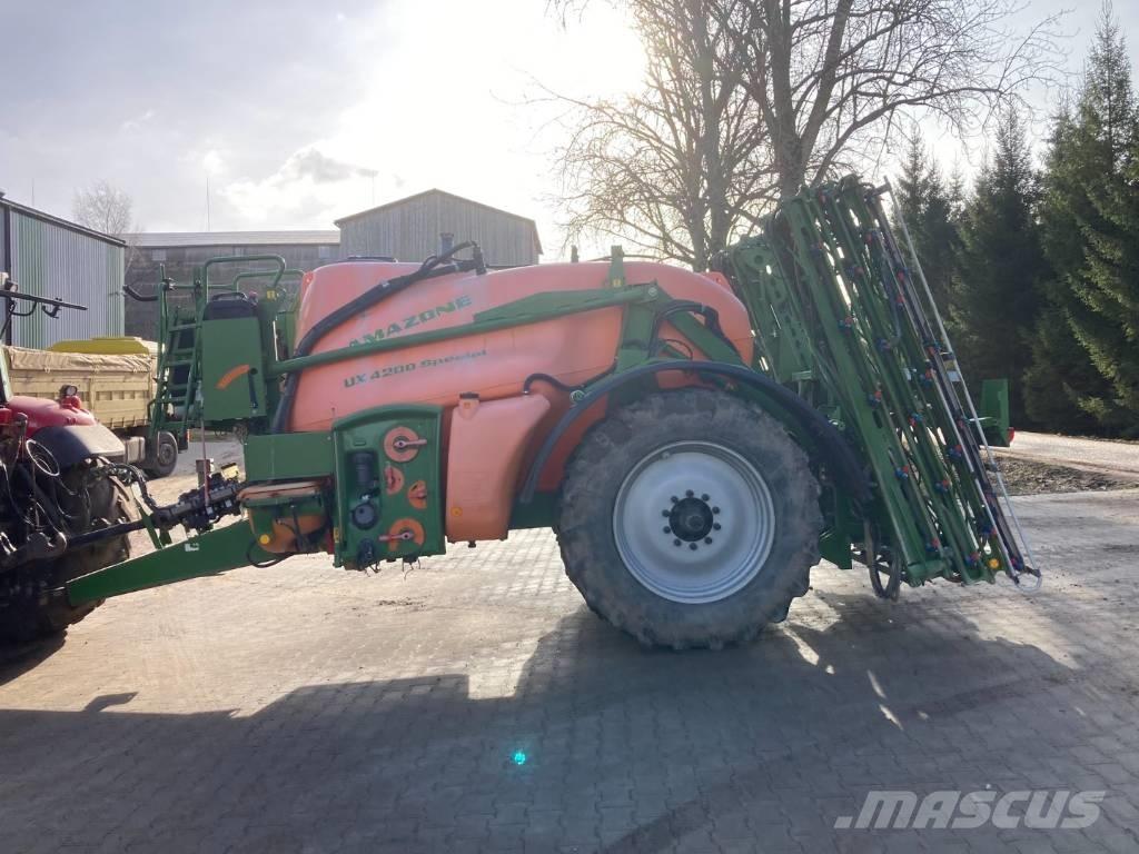 Amazone UX 4200 24 m Irroratrici trainate