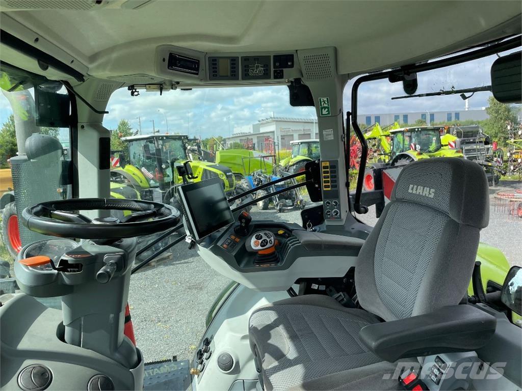 CLAAS Axion 810 CM Trattori