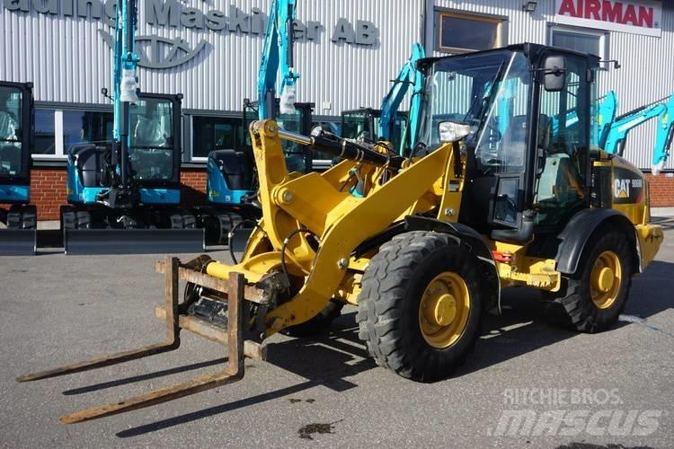 CAT 906M *Uthyres* Pale gommate