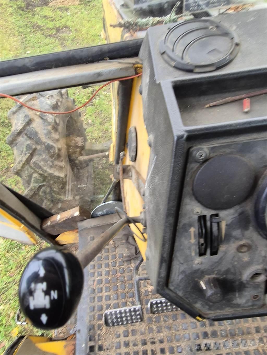 Valtra 715M Trattori