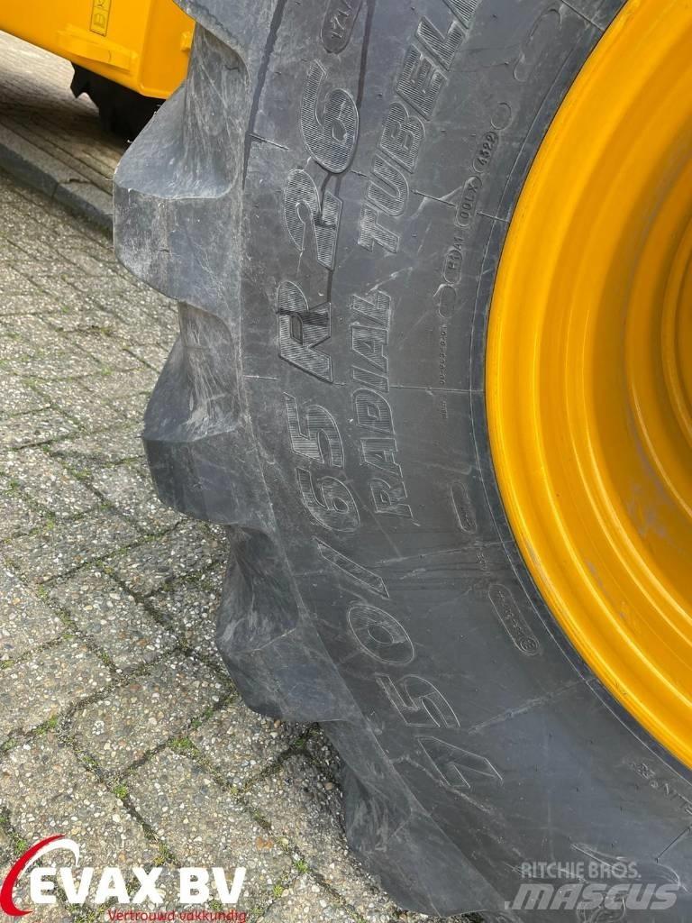 JCB 435S (DEMO) Pale gommate