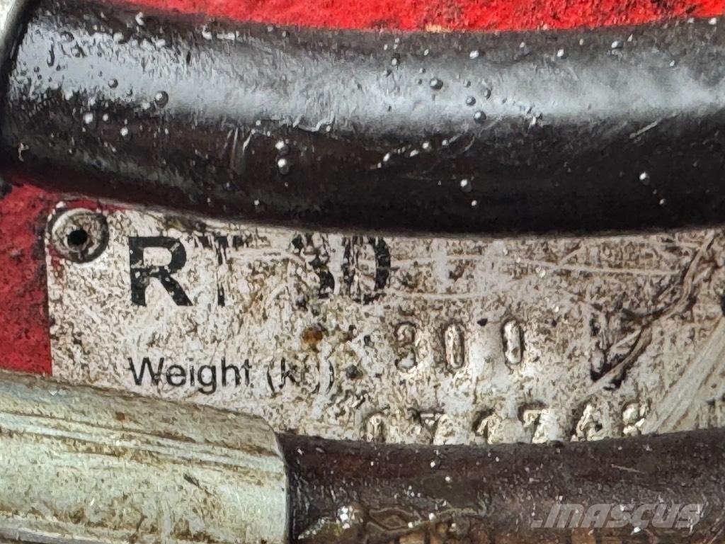 Komatsu PW 98 MR-6 Escavatori gommati