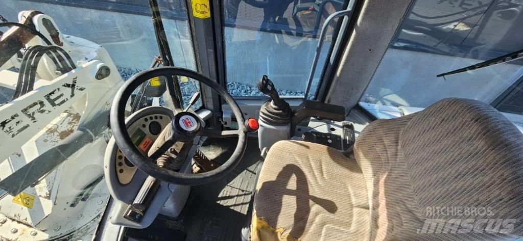 Terex TL 70 S Pale gommate