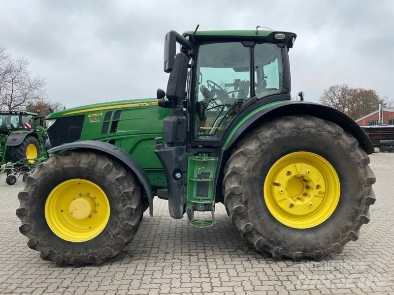 John Deere 6250R Trattori