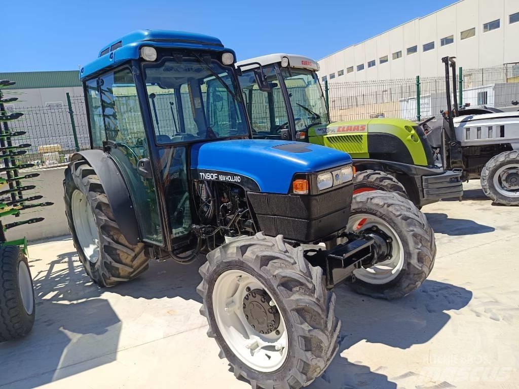New Holland TN90FC Trattori