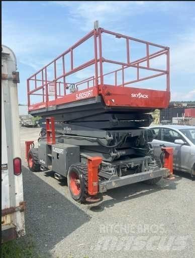 SkyJack SJ 9250 Piattaforme a pantografo