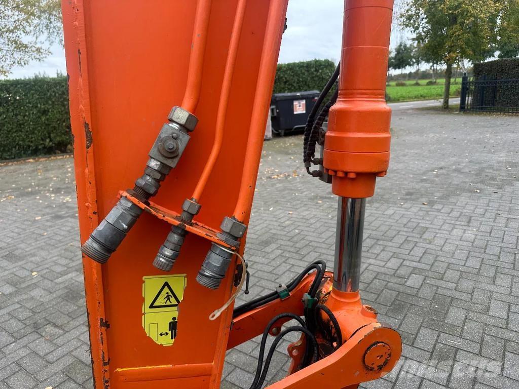 JCB JS145W Escavatori gommati