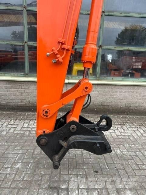 Hitachi ZX 135 US Escavatori cingolati
