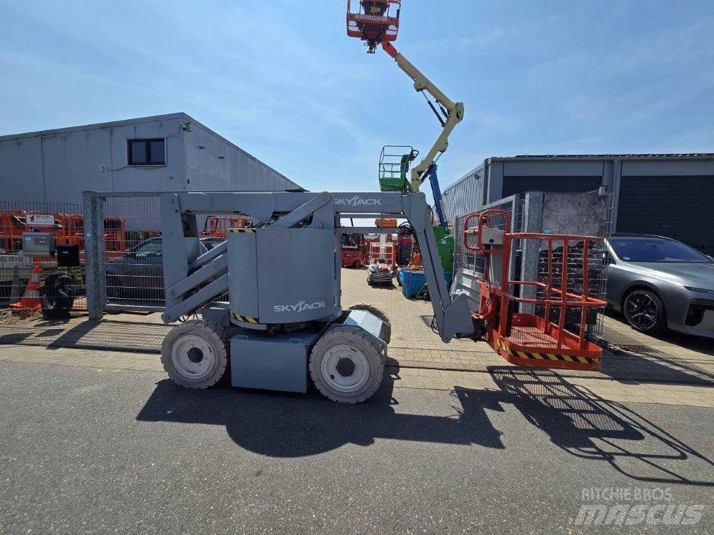SkyJack SJKB 33 N Piattaforme a braccio articolato