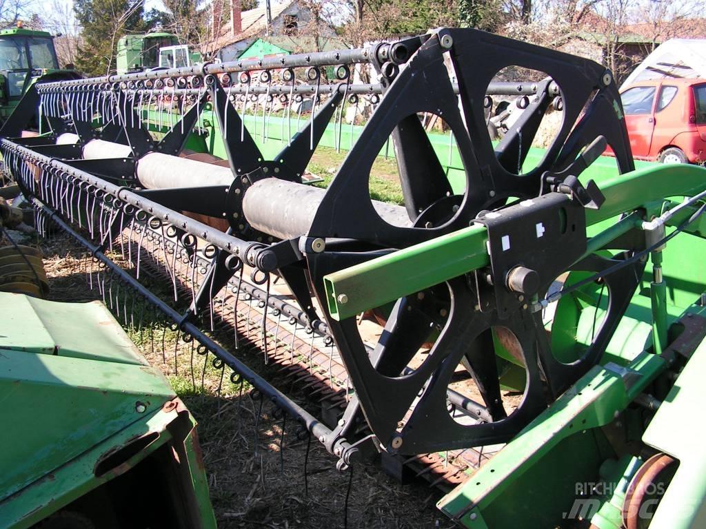 John Deere 618 R Testate per mietitrebbie