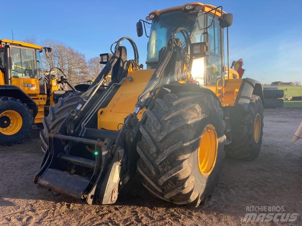 JCB 426E AGRI Pale gommate