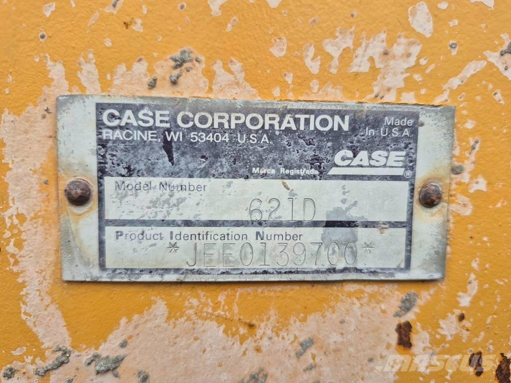 CASE 621 D Pale gommate