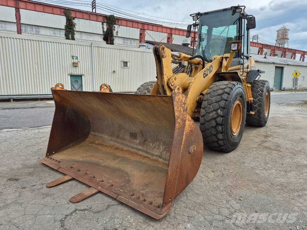 CASE 621 D Pale gommate