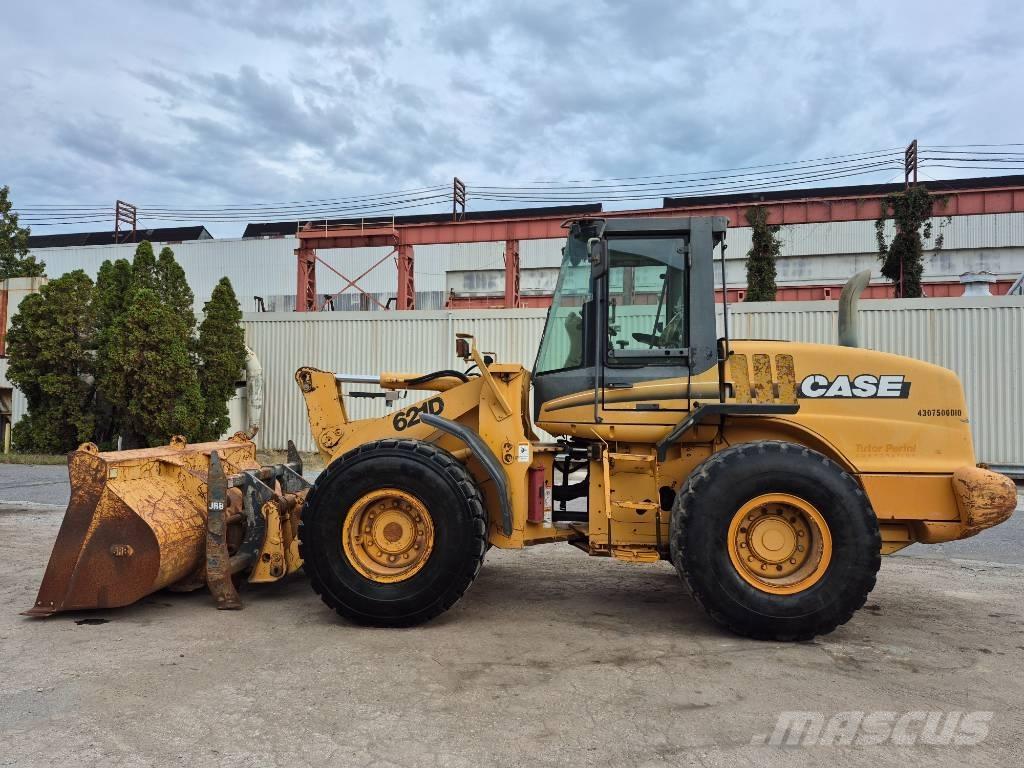 CASE 621 D Pale gommate
