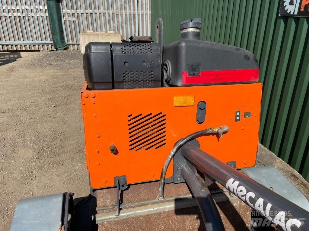 Mecalac MBR 71 Rulli monotamburo