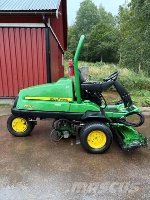 John Deere 7200 A Tosaerba per il fairway