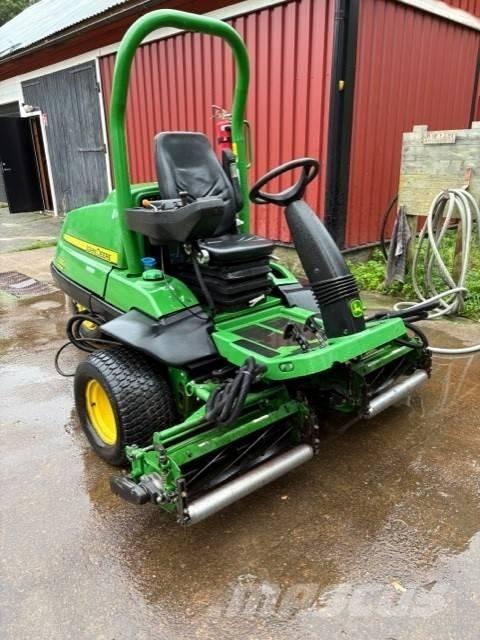 John Deere 7200 A Tosaerba per il fairway