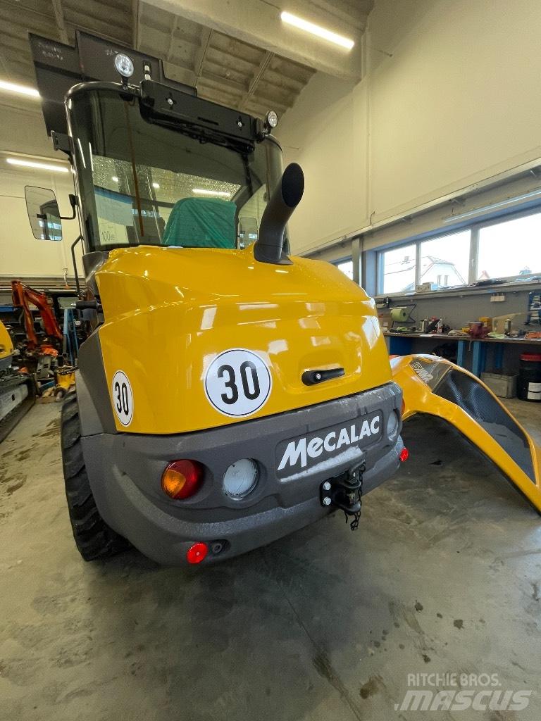Mecalac AX 1000 Pale gommate