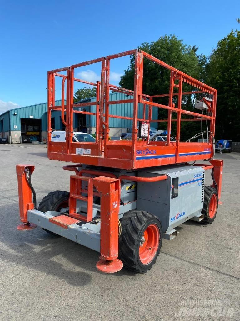 SkyJack SJ 6826 RT Piattaforme a pantografo