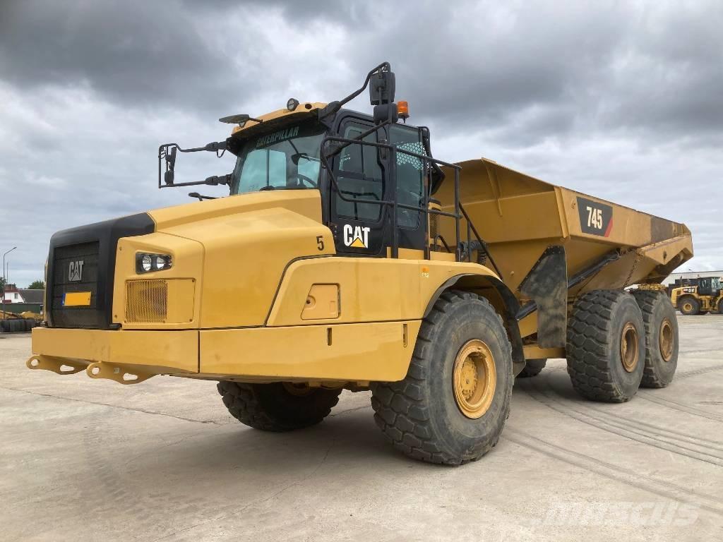 CAT 745 Dumpers articolati
