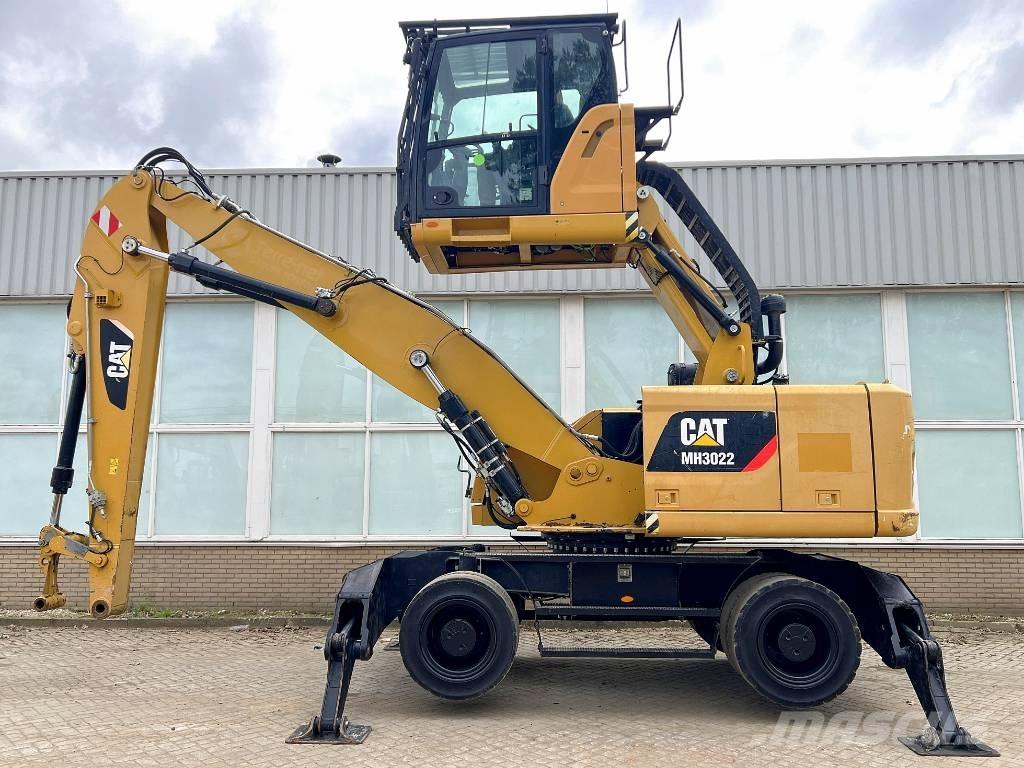 CAT MH3022  2015   CE Movimentazione rifiuti