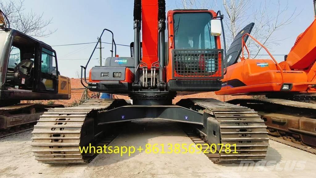 Doosan DX 225 Escavatori cingolati