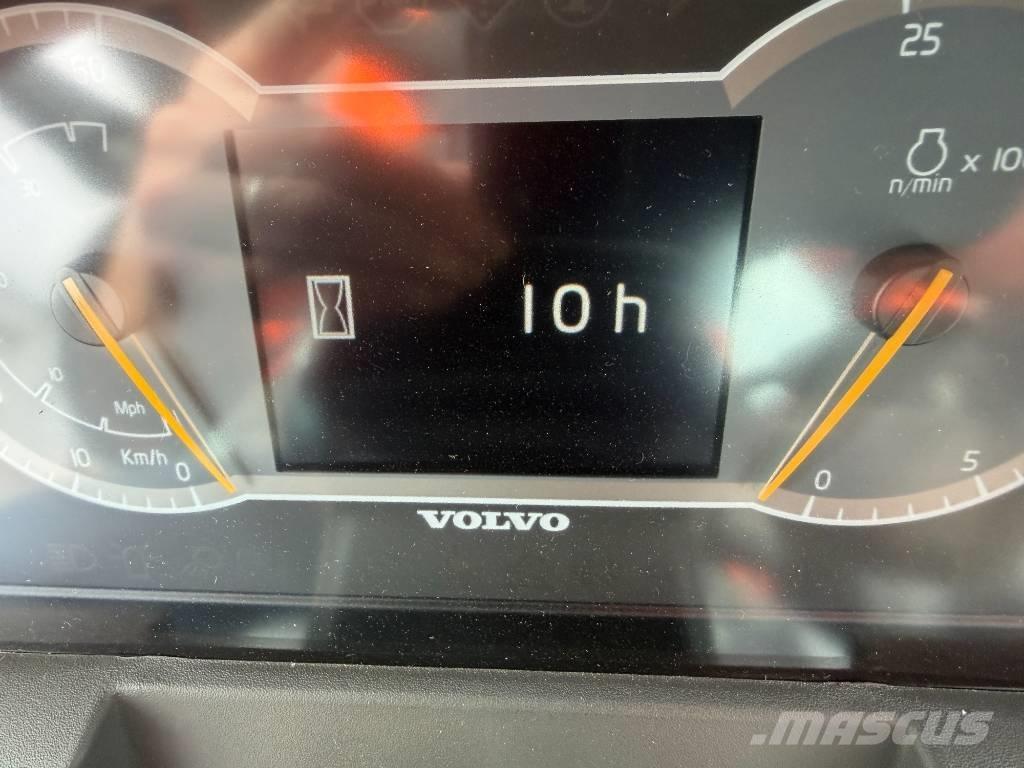 Volvo L 120 H Pale gommate