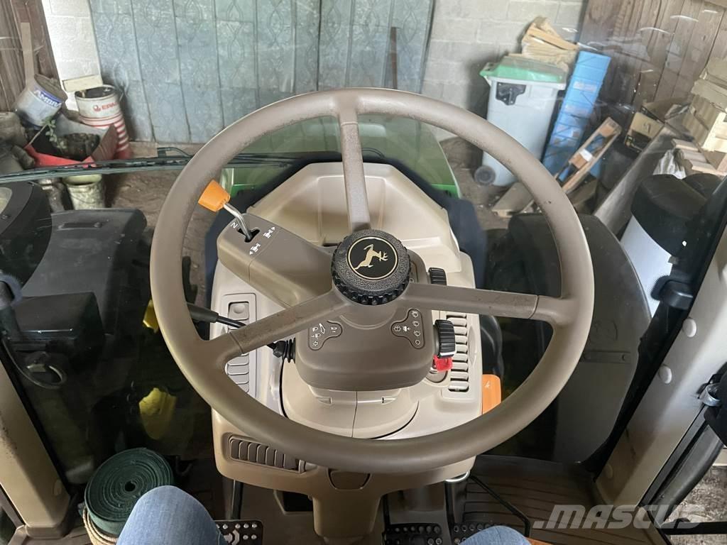 John Deere 6110M Trattori