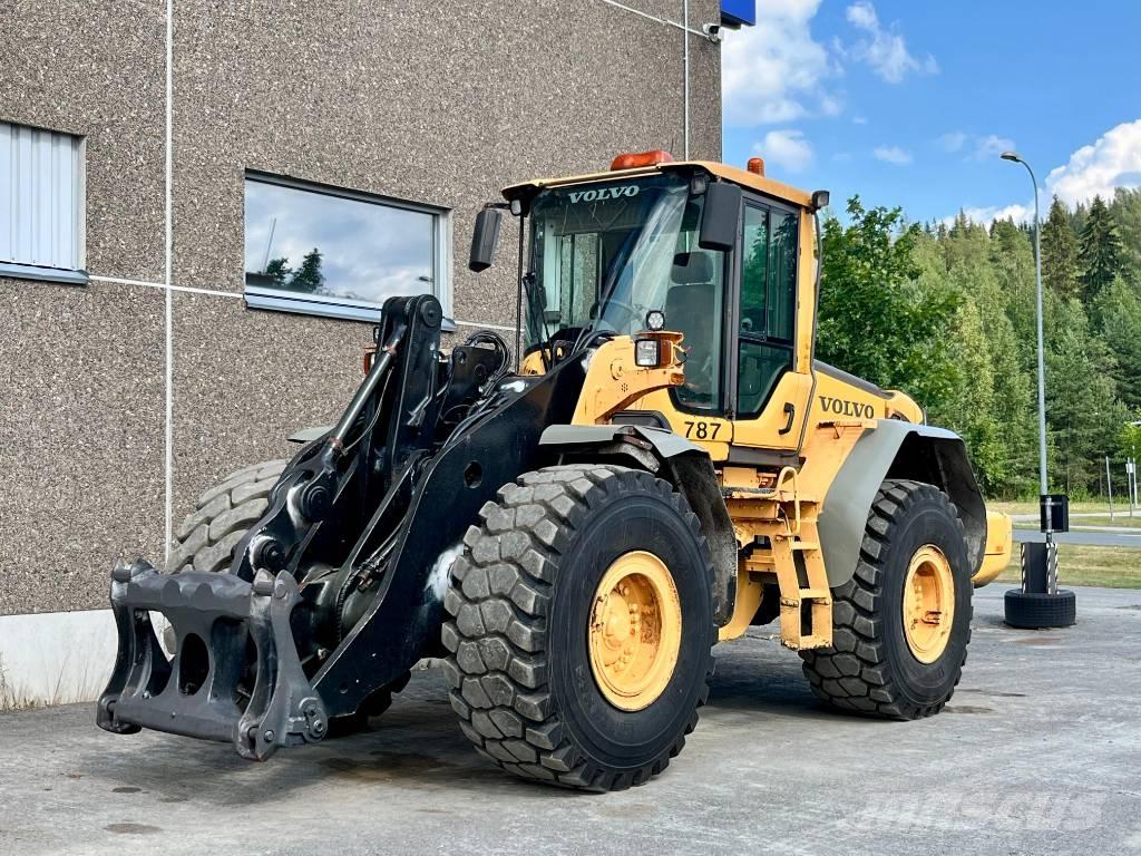 Volvo L 120 F Pale gommate