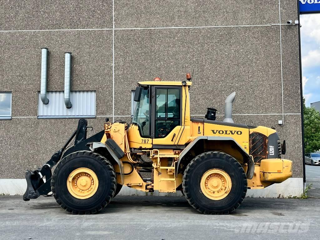 Volvo L 120 F Pale gommate