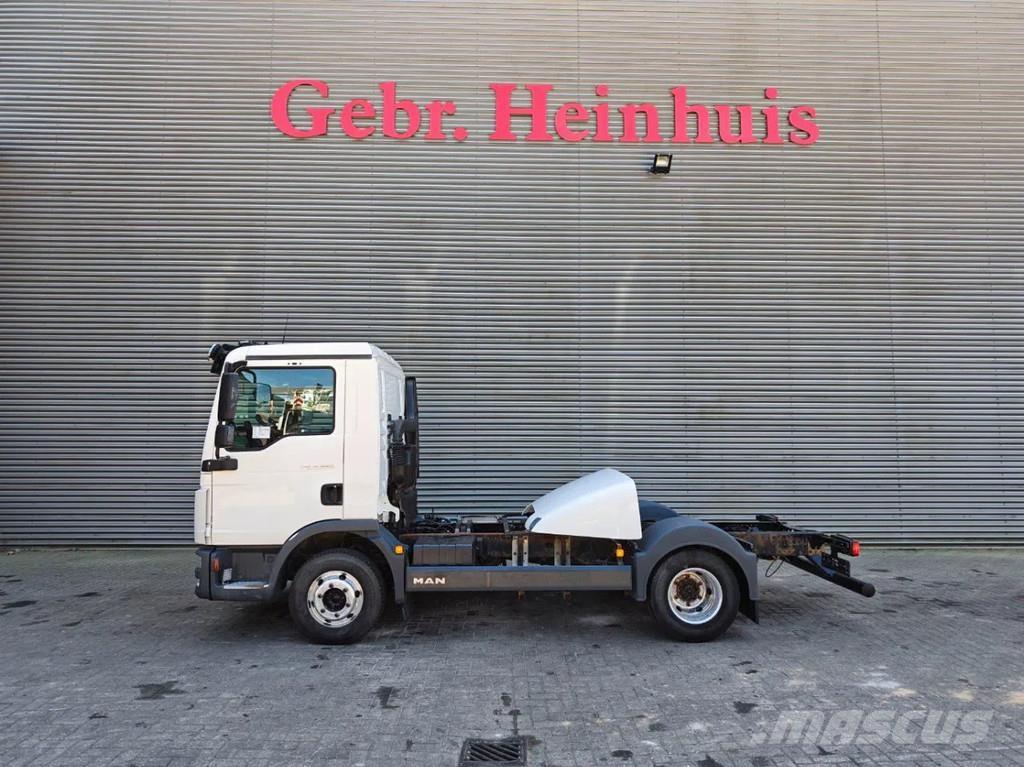 MAN TGL 8.220 4x2 Autocabinati