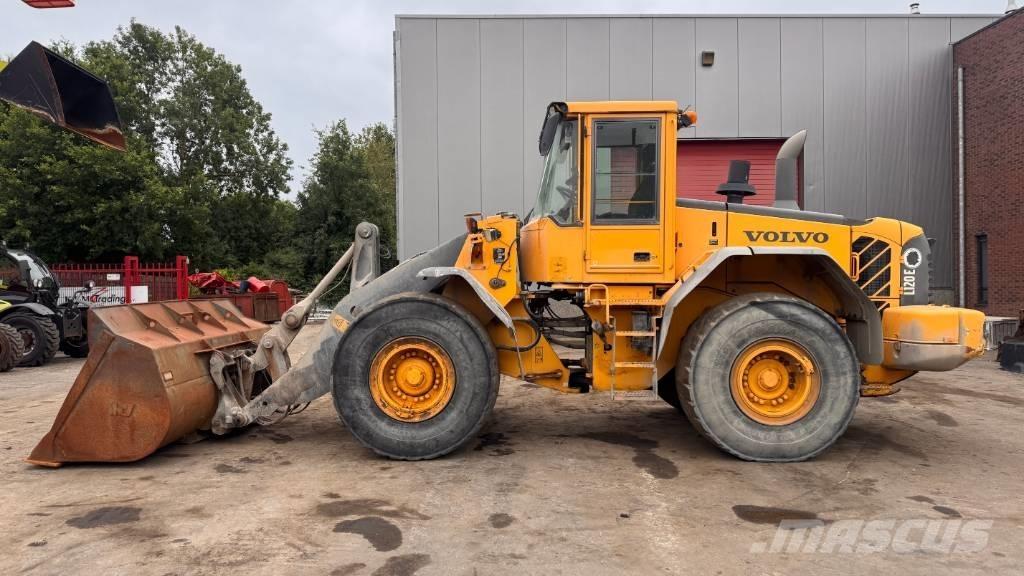 Volvo L 120 E Pale gommate