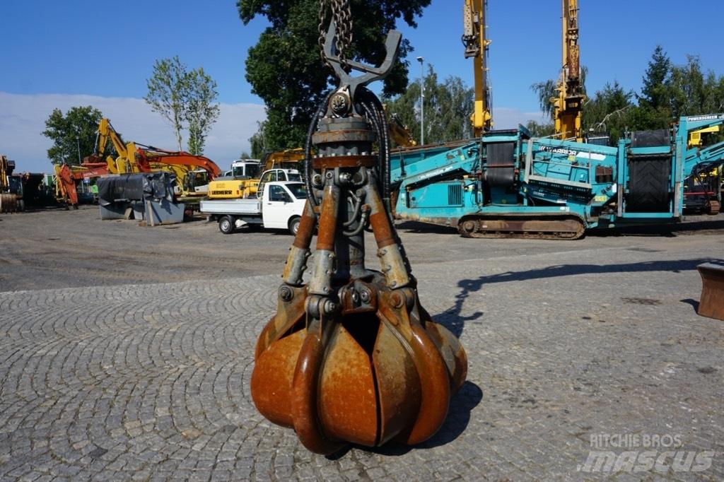 Liebherr GM 65 Pinze