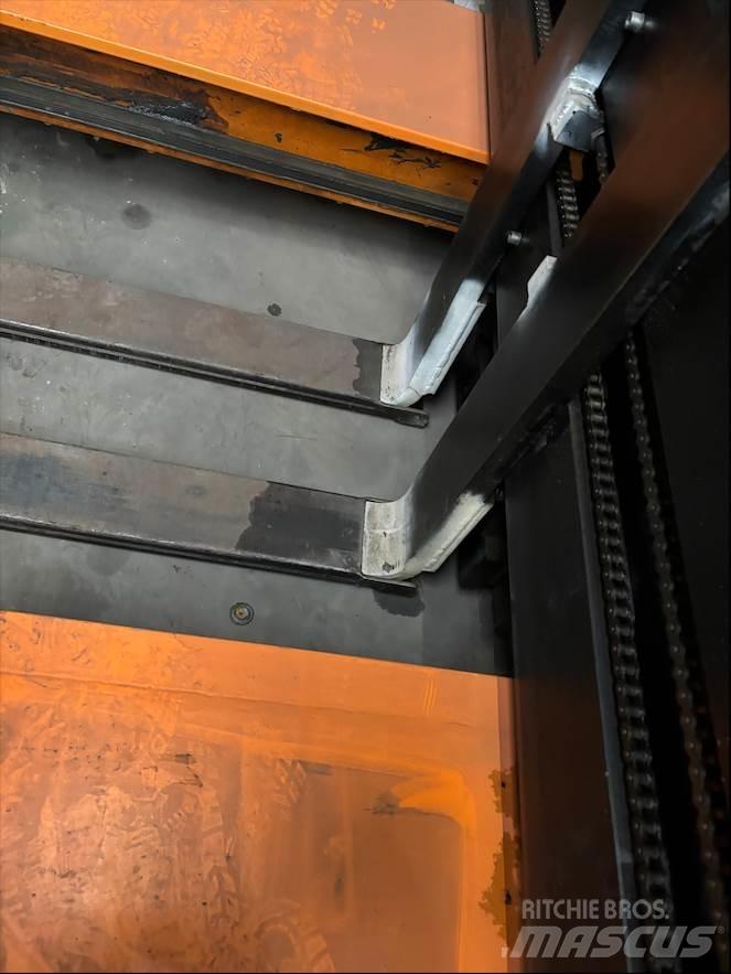  EFY 30/13/52AMS Carrello elevatore retrattile a 4 vie