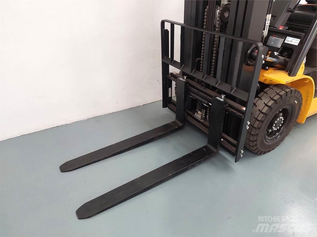  EFL253 Carrelli elevatori elettrici